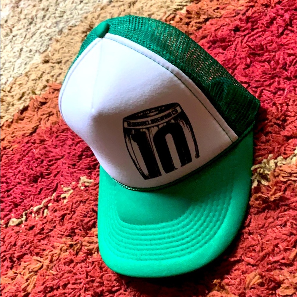 Vintage 10 Barrel trucker